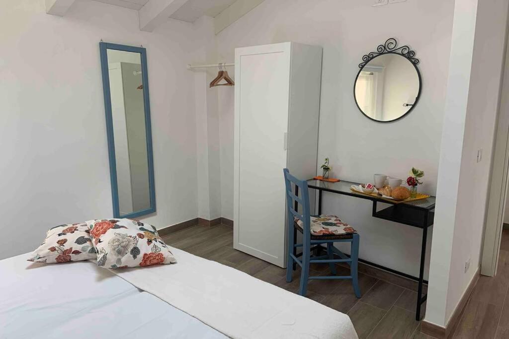 דירות פיאטרה סנטה Antica Casa Nel Borgo מראה חיצוני תמונה